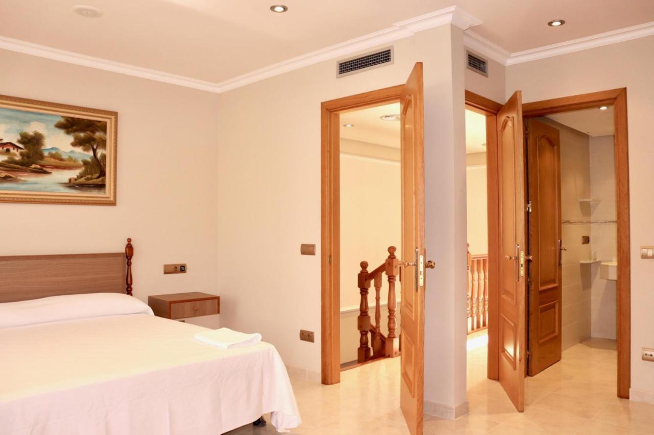Casa Pueblo Medieval De Holiday home *